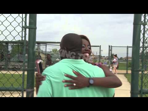 A league of Her Own (trailer1)