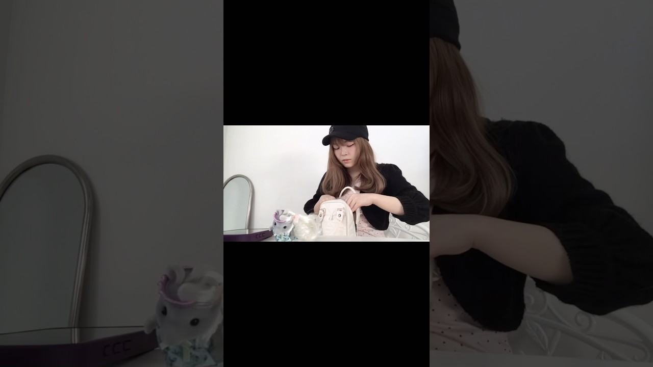 what's in my bag🍇#whatsinmybag #バッグの中身