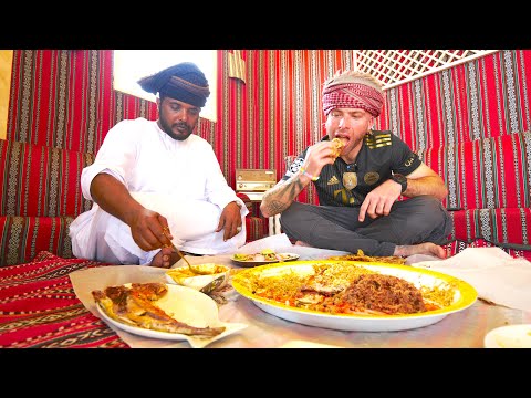 Local SOUTH OMANI FOOD - Tuna Biryani & Coconut Fish Curry in Taqah, Oman!!