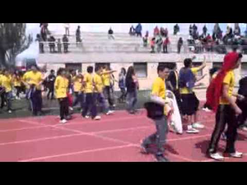 IES Lázaro Cárdenas desfilando en las olimpiadas escolares 2013 inicio