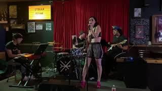 Stella Reine Live Music Band