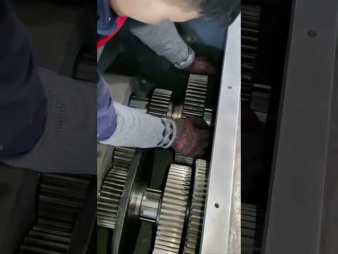 Have you seen a shiftable multi-speed gearbox. #gearbox #gear #reducer #speed #machinery #industrial