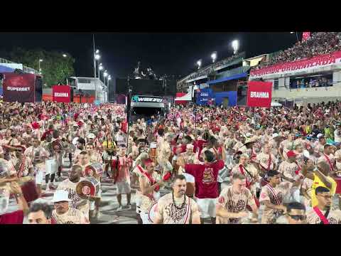 Bateria do Salgueiro no ensaio técnico para o carnaval 2025