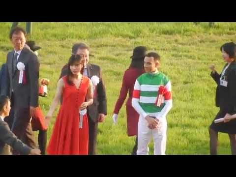 エリザベス女王杯2018/表彰式では土屋太鳳さんが登壇(2018.11.11)