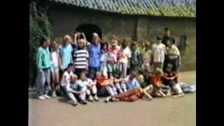 preview picture of video 'OBS de Regenboog Oudenbosch schoolkamp 6e klas 1988'
