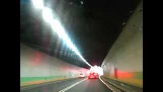 preview picture of video '彭山隧道--往台北 Pengshan Tunnel---National Highway 5 Taipei Bound 4/5/2013'
