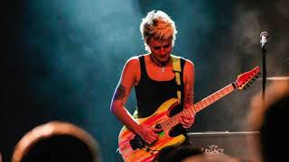 Namaste by Yasi Hofer