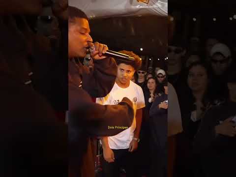 GRAFITEH SEMPRE CALMO E POSTURADO! Muita reff em um verso só. #bda438