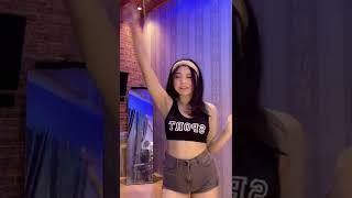 Artis tiktok - @rara goyang nya bikin ngilu