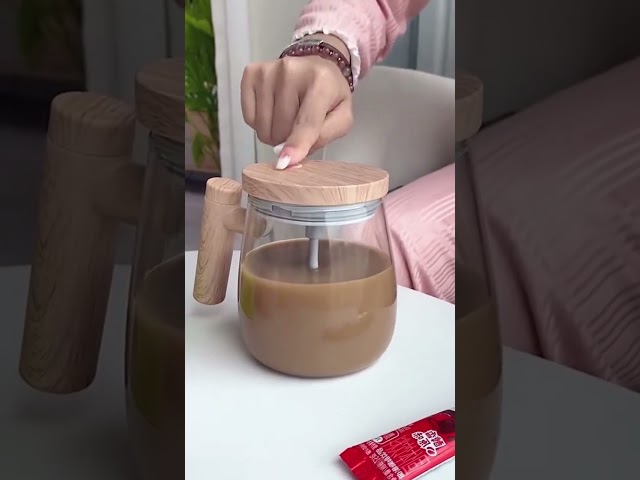 Vídeo relacionado con Viitech Taza de café autoagitable, 400 ml, de acero inoxidable, automática, magnética, con indicador de temperatura, recargable por USB, taza autoagitable para café, leche, chocolate caliente (Blanco)
