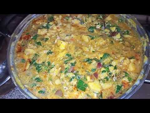 HOW TO COOK UNRIPE PLANTAIN JOLLOF WITH VEGGIES.