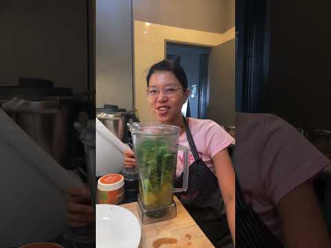 🍍PINEAPPLE TURMERIC SMOOTHIE (Raw Vegan)