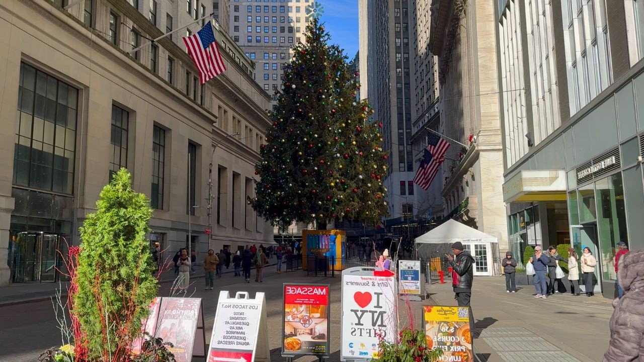 New York Holiday Season Walking Tour 4k Downtown Manhattan NY