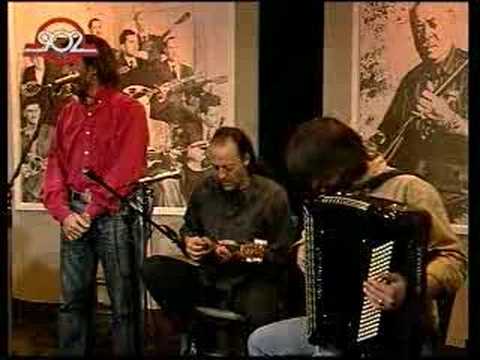 Dhmhtrhs Kontogiannhs - Poia eisai esy