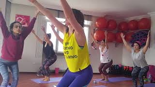 1,5 Saatlik Temel Yoga Dersi Uzmanlık Programı Çalışması
