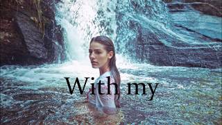 Evelyn Cormier - Yard Sale Guitar (lyrics)