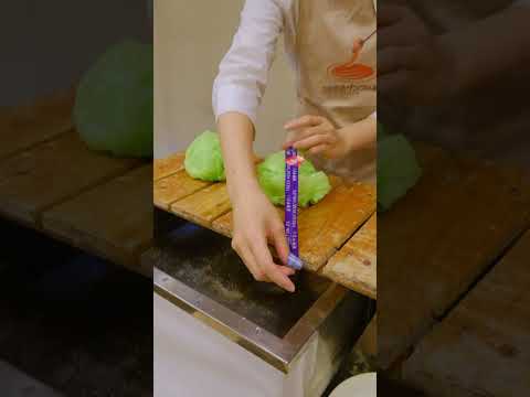 Experiencia de producción de muestras de alimentos de la tienda Kappabashi "Tempura y lechuga" ¡Esta vez le mostraremos cómo hacer lechuga! ¡La lechuga terminada se puede dejar entera! ¡También puedes cortarlo por la mitad! #Muestras de alimentos #Experiencia en producción de muestras de alimentos