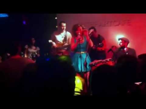 Ivana Vukmirovic feat. MaraQYa Acoustic- Morning @ Bitef Art Caffe