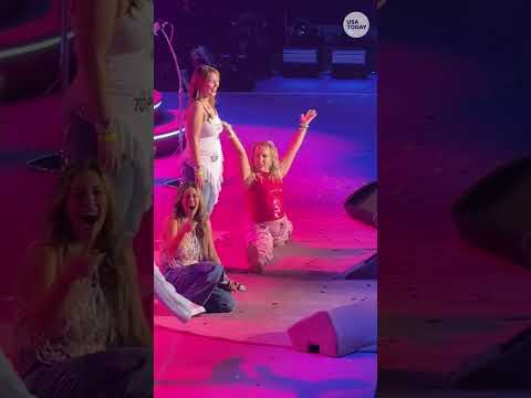 See twin mom joins Hilary Duff for 'With Love' dance