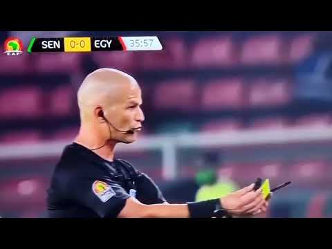 Refree 🇿🇦victor Gomes gives Mohammed Salah 🇪🇬whistle and a Card to officiate a game in Afcon final 😂