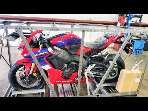 Honest Non-Sponsored Review of the 2023 Honda CBR 1000RR vs. 2023 Kawasaki ZX-10R KRT EDITION