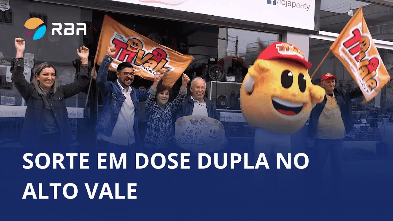 Moradores comemoram ao receber prêmios da TriVale Vida CAP