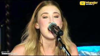 Maddie &amp; Tae &quot;No Place Like You&quot;