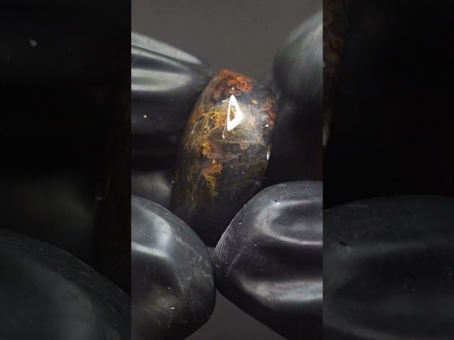 حجر عقيق مزعفر طبيعي