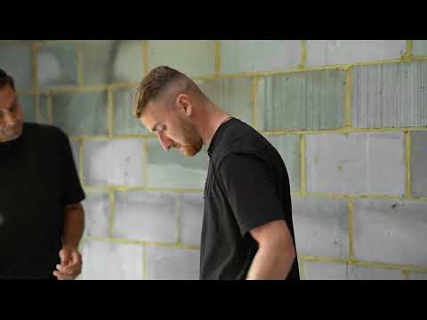 DEWALT Barstow Slim Fit Work Trousers   Screwfix