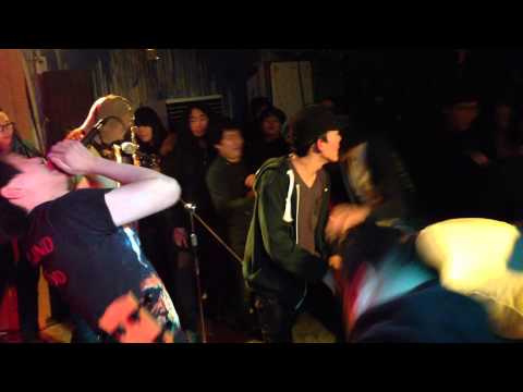 SULSA - I Shit On My Pants Again (27.12.14 Live at BADABIE, All Together Now)