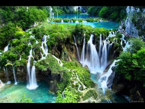 LIČKI BEČARI OBRAŠE SE VINOGRADI