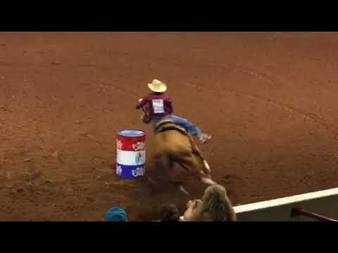 Danica Hoppman 2017 National Little Britches seniors division barrel racing and pole bending