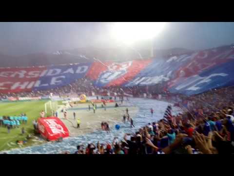 "Salida de los de abajo bandera gigante com extintores" Barra: Los de Abajo • Club: Universidad de Chile - La U • País: Chile