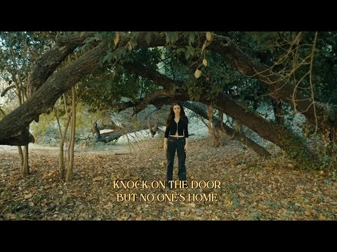 Ryan Oakes, Chrissy Costanza (from Against The Current) - "NO ONE'S HOME" (Official Visualizer)
