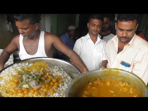 Two Brothers Manages All - Muri with Chicken @ 26 rs & Muri with Ghugni @ 10 rs