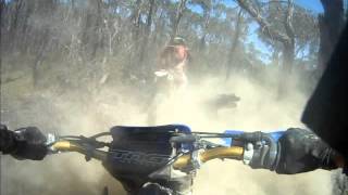 preview picture of video 'Jason and Sams Stack at Anglesea - a YZ250F vs KTM 450EXC'