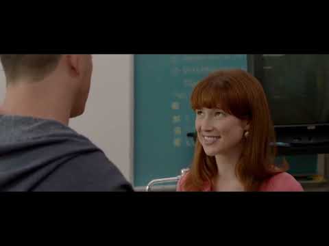 Ellie Kemper Boobs
