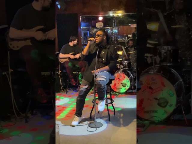 Whip Appeal (Live) | Deauntaé