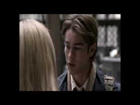 Which To Bury Us Or The Hatchet: Gossip Girl