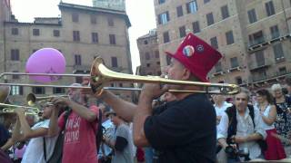 SNOQ - Siena 9 luglio 2011- un soffio di Fellini