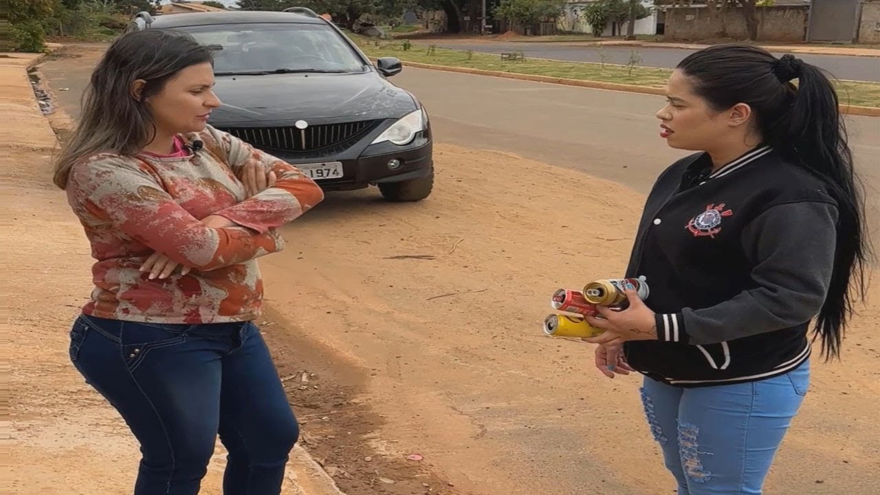 Ela HUMlLHOU Uma Catadora de Lixo sem Saber quem ela Realmente era!🥺