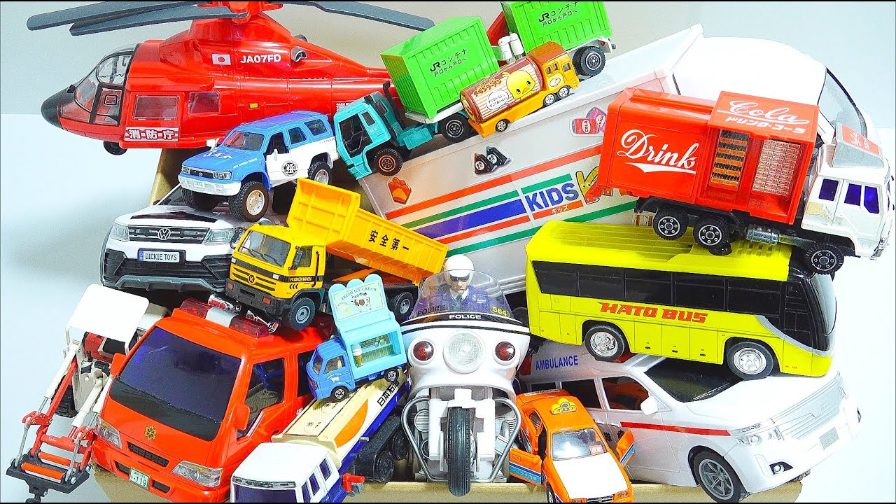 Collect ambulance, police car, bus, and garbage truck mini cars in a box and run up a hill!
