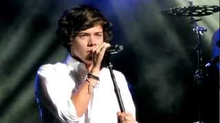 Use Somebody: cover//One Direction: Los Angeles HD