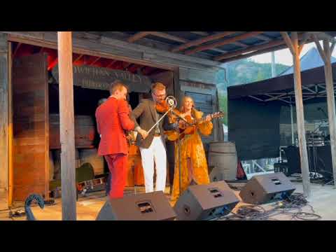 Veranda (Quebec) - Cowichan Valley Bluegrass Festival 2023