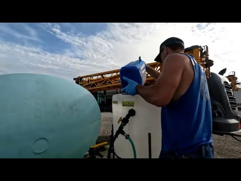 When is the Best Time to Spray Fungicide On Corn  with a Hagie STS12 Sprayer S3 E16