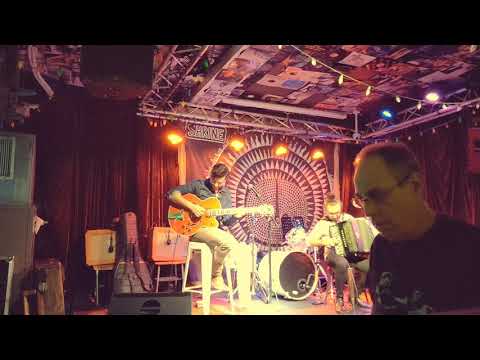 Wave  (Jobim) - Eduardo Mercuri & Cordeone