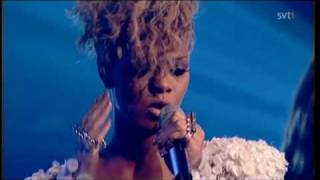 Rihanna - Russian Roulette (Live SKaVLaN 2010)