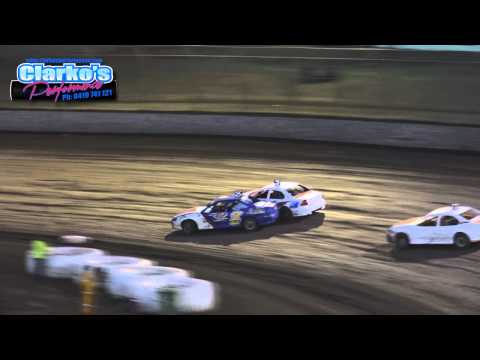 Modified Sedans - Heat 3 - Toowoomba Speedbowl - 01.11.14