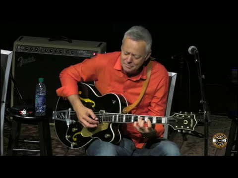 Tommy Emmanuel Plays Chet Atkins' 