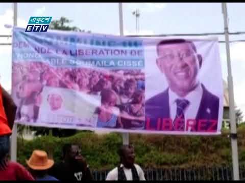 আফ্রিকার দেশ মালিতে সেনারা পুরো রাজধানীর নিয়ন্ত্রণ নিয়েছে